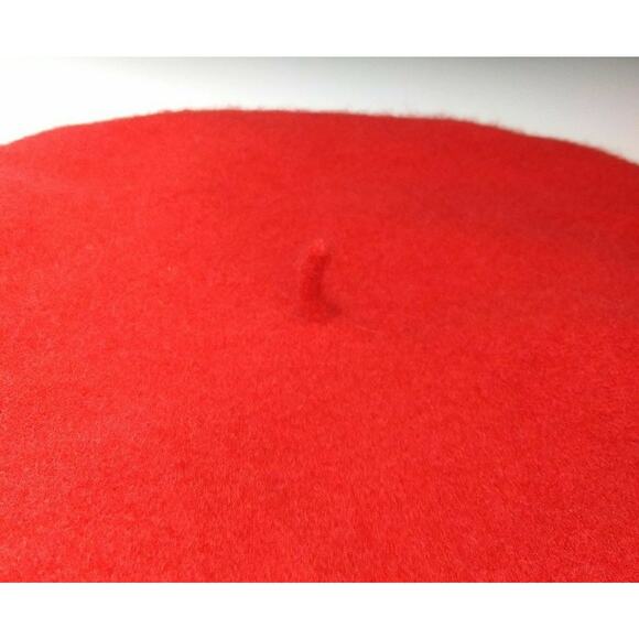 Vintage Montgomery Ward 100% Lambswool Classic Red Beret Wool Winter Hat Cap - Picture 2 of 7